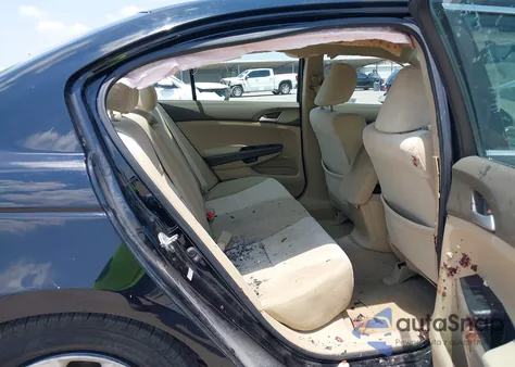 2010 Honda Accord Lxp z USA, uszkodzony, nr VIN 1HGCP2F43AA046479